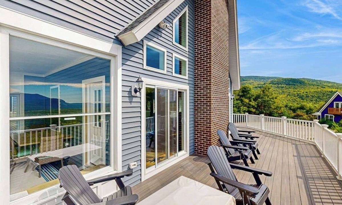 Intervale House | Stunning Mountain View Home: In the heart of outdoor entertainment
