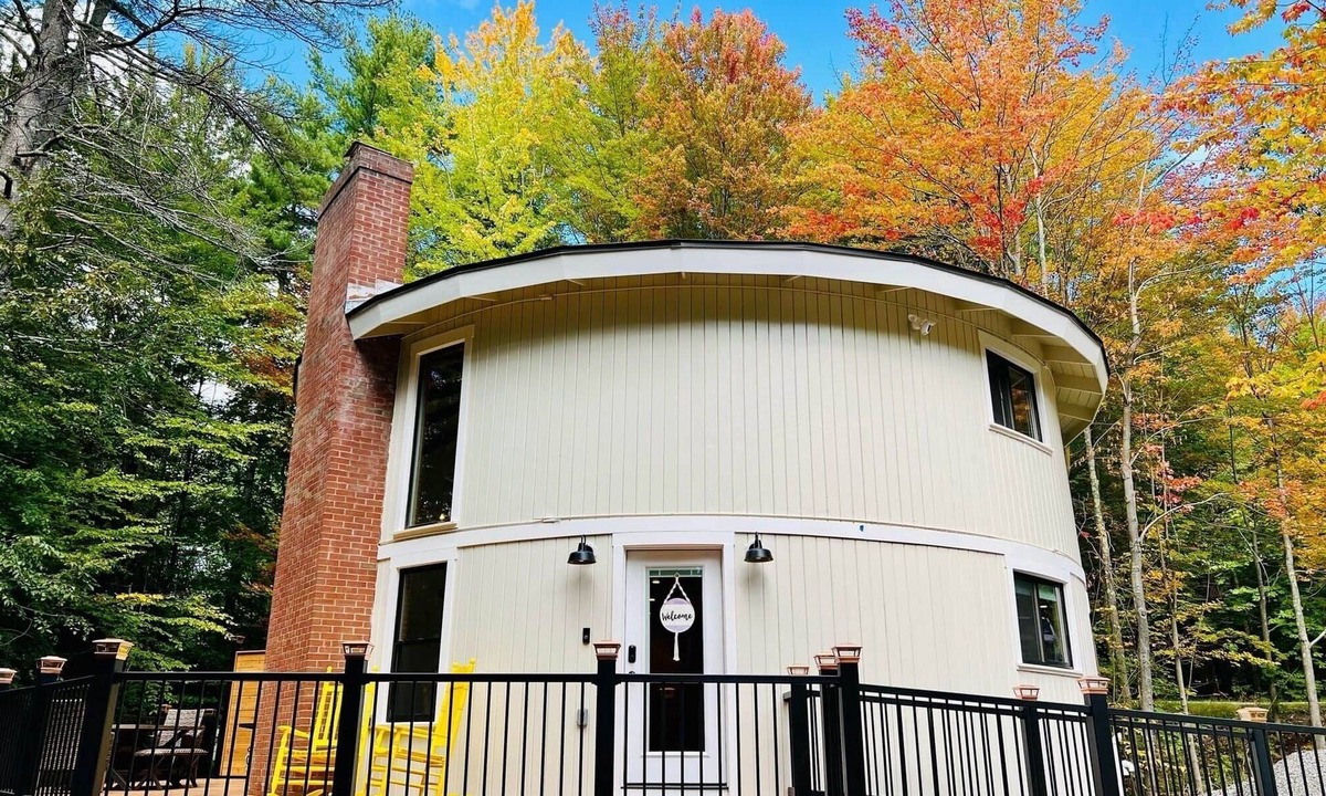 Gilford House | Stunning Round House