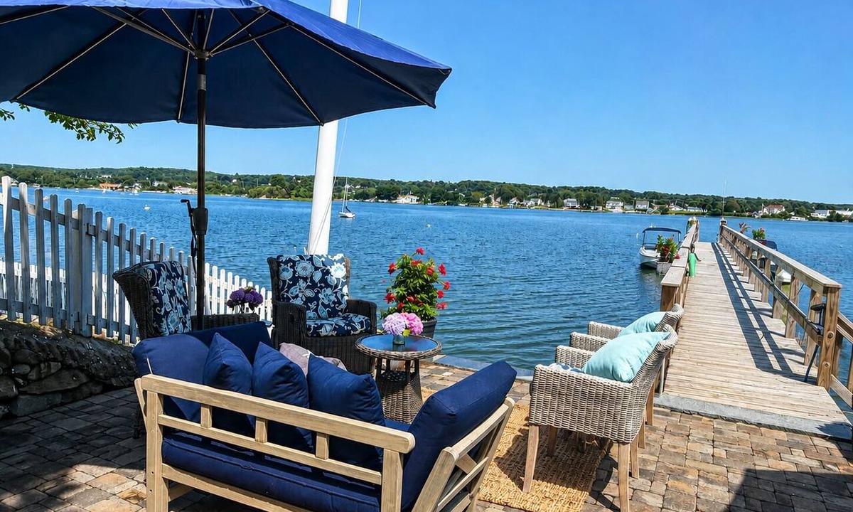 Portsmouth House | Stunning Waterfront Home-Outdoor Kitchen & Living, Pizza Oven, Fireplace & Dock