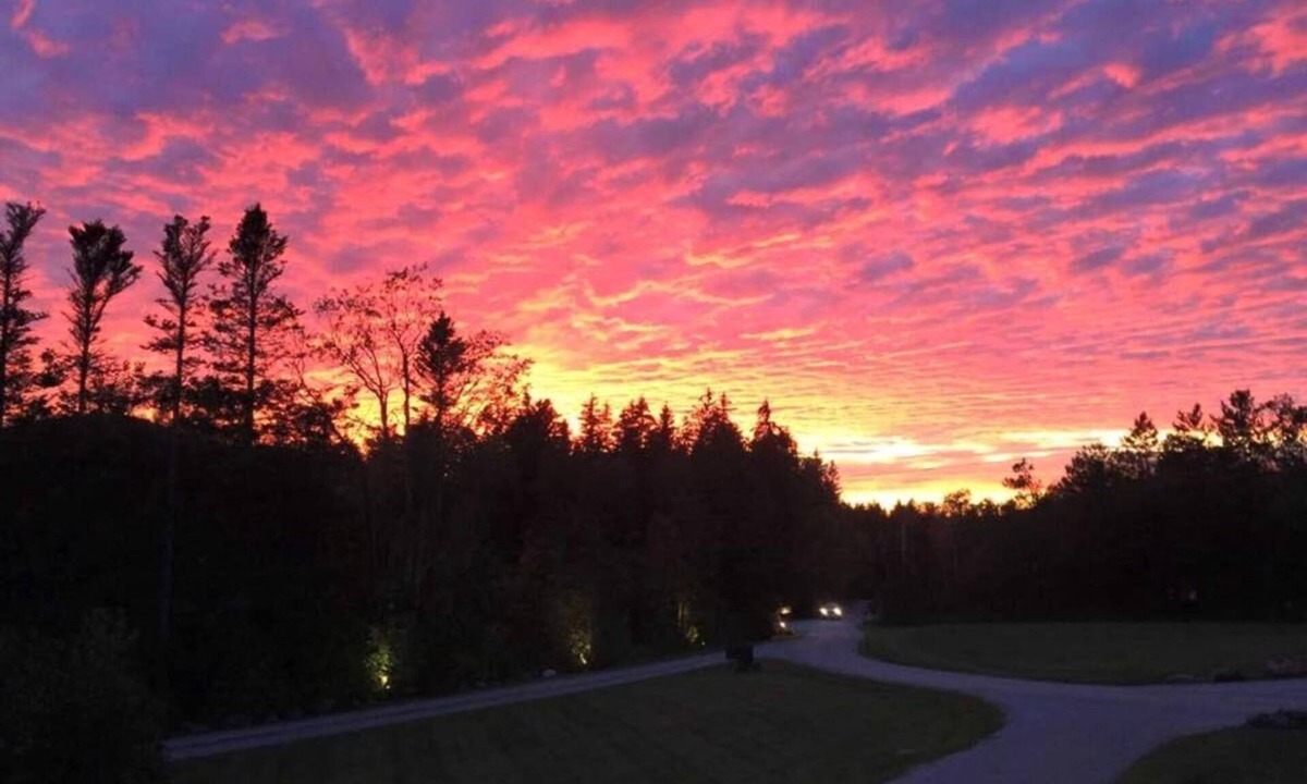 Mendon House | Stunning Wedding & Retreat Venue (19 bedrooms)