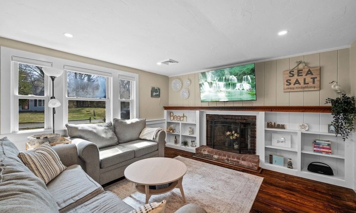 West Yarmouth House | Stylish Cape Escape | Walk to Beach | Central AC
