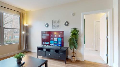 Downtown Apartment | Stylish Home with Free Parking