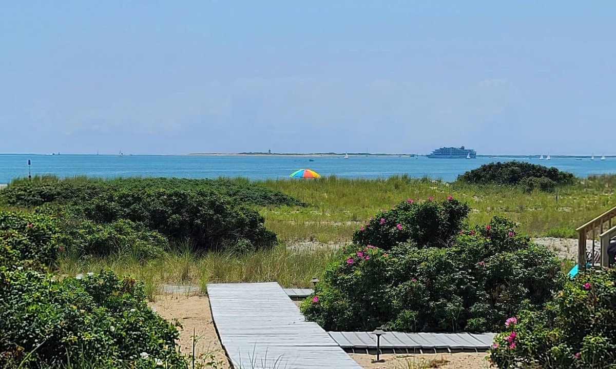 North Truro Cottage | Stylish & Modern 2BD Bayfront Cottage-Water Views, Direct Beach Access, A/C, Shorter Stays Available!