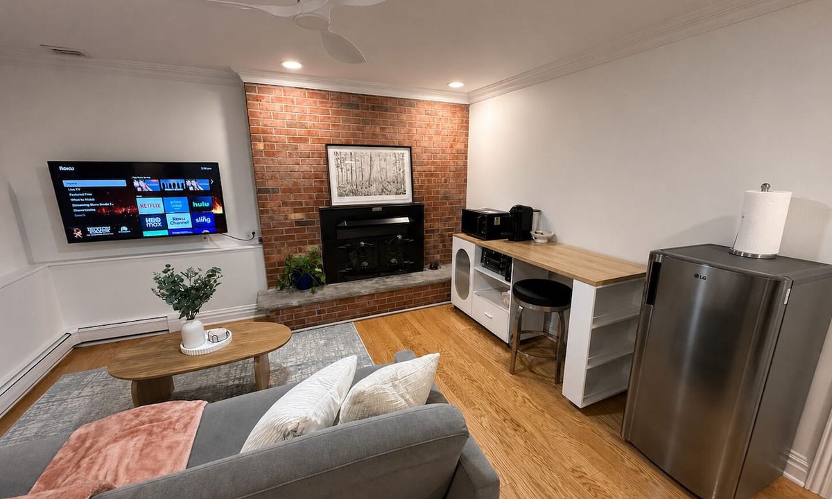 Boonton House | Stylish & Modern Entire Private Suite - near NYC/minutes to Morristown