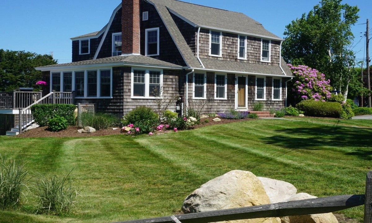 Groton Long Point House | Summer Beach Fun in a Exclusive beach community!