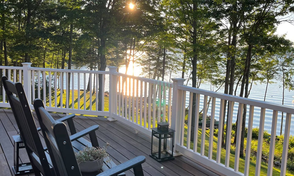Jefferson House | Summer Camp, Refined: Stunning Lakefront Retreat