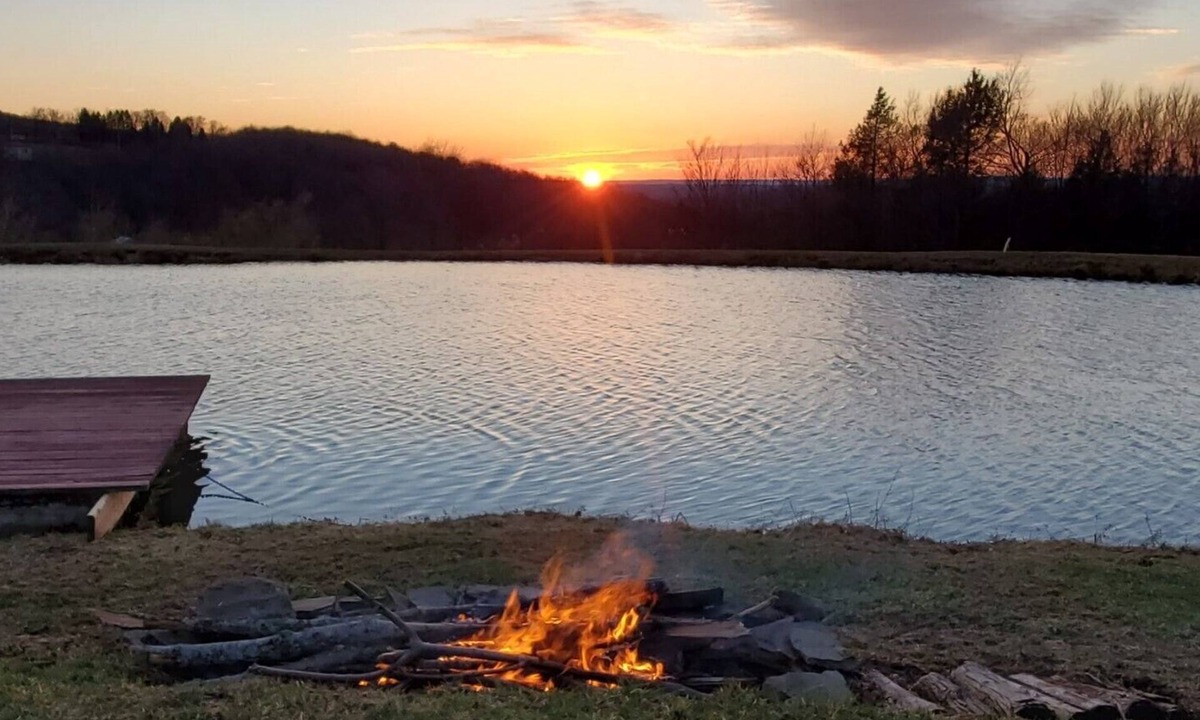 Dushore House | Summer exploration and rest is waiting for you at Whispering Willows Farm