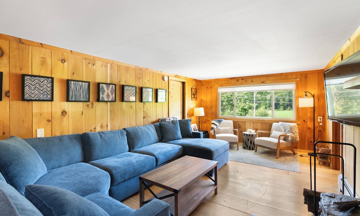 Wilmington House | Summer Family Getaway Near Lakes Trails Firepit and Downtown Wilmington