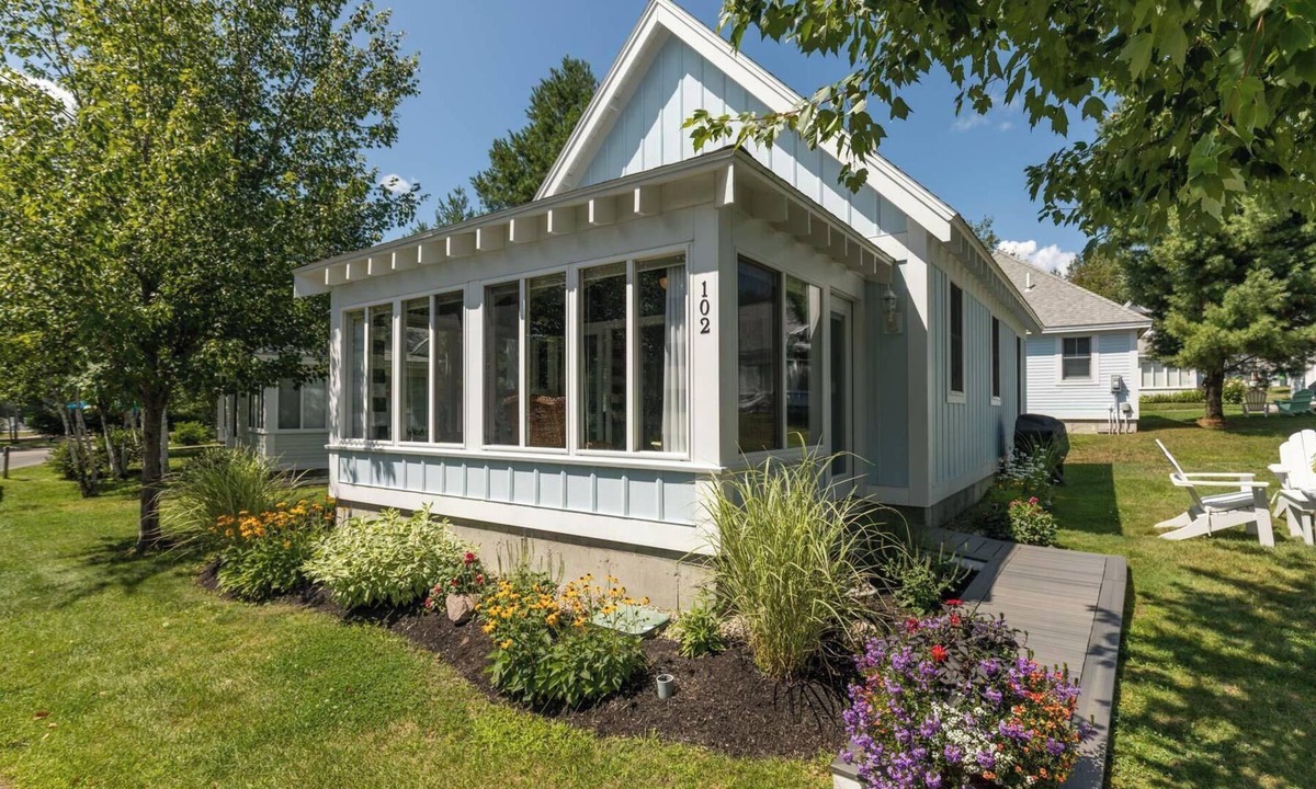 Summer Village Cottage | Summer Village fully furnished 2 BR cottage, heated pools, wifi