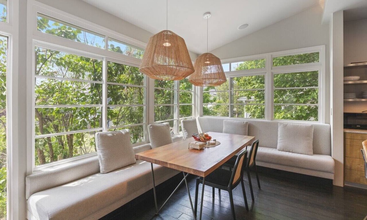 Melrose House | Sunlit Updated Victorian - Chef`s kitchen, library and sunroom, Boston 20 min by car or train