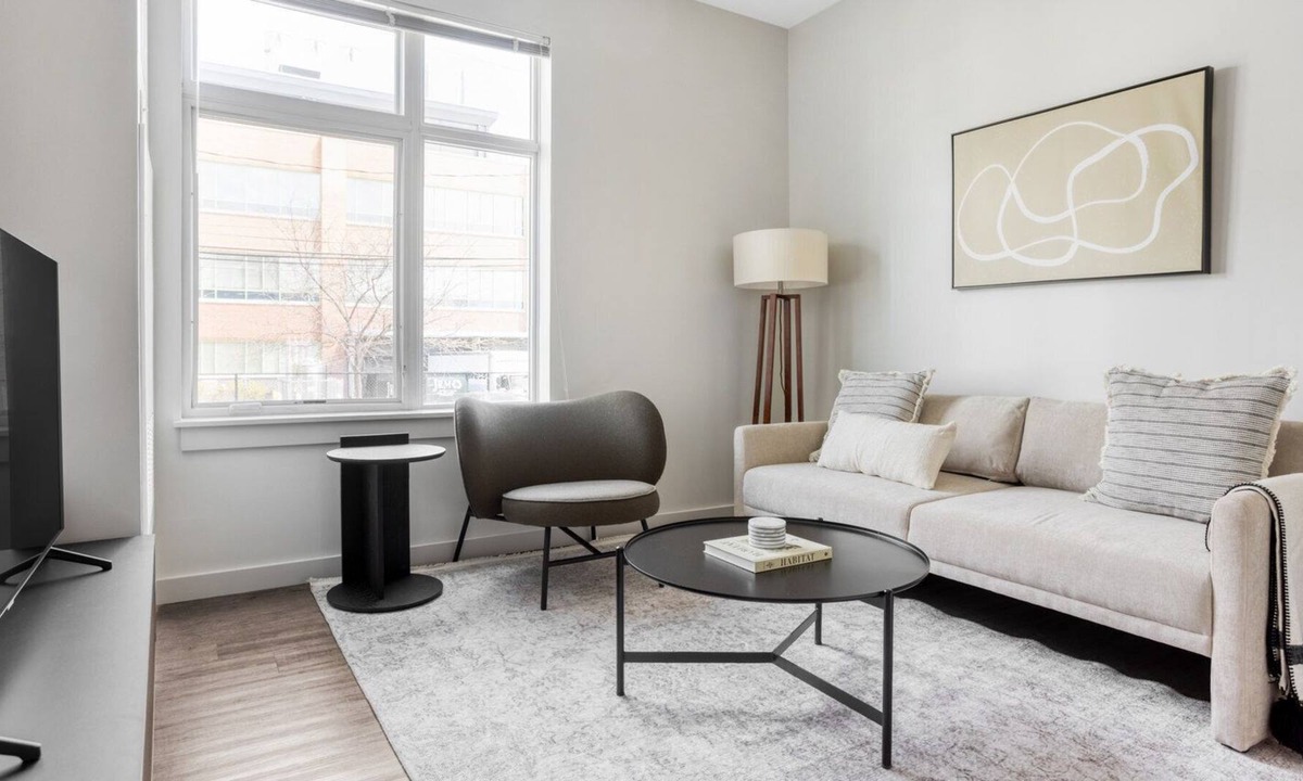 Cambridgeport Apartment | Sunny Cambridgeport 1BR w/ W/D & Gym, near Boston U & MIT, by Blueground