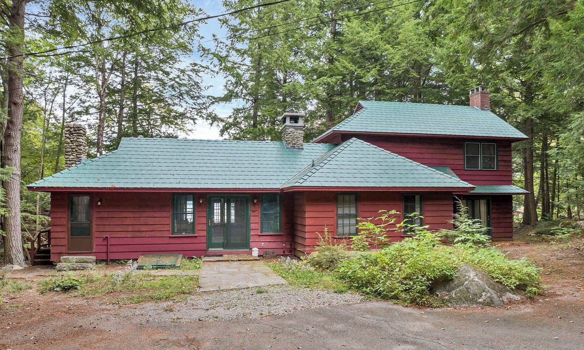 Sunapee House | Sunrise Cove Summary: