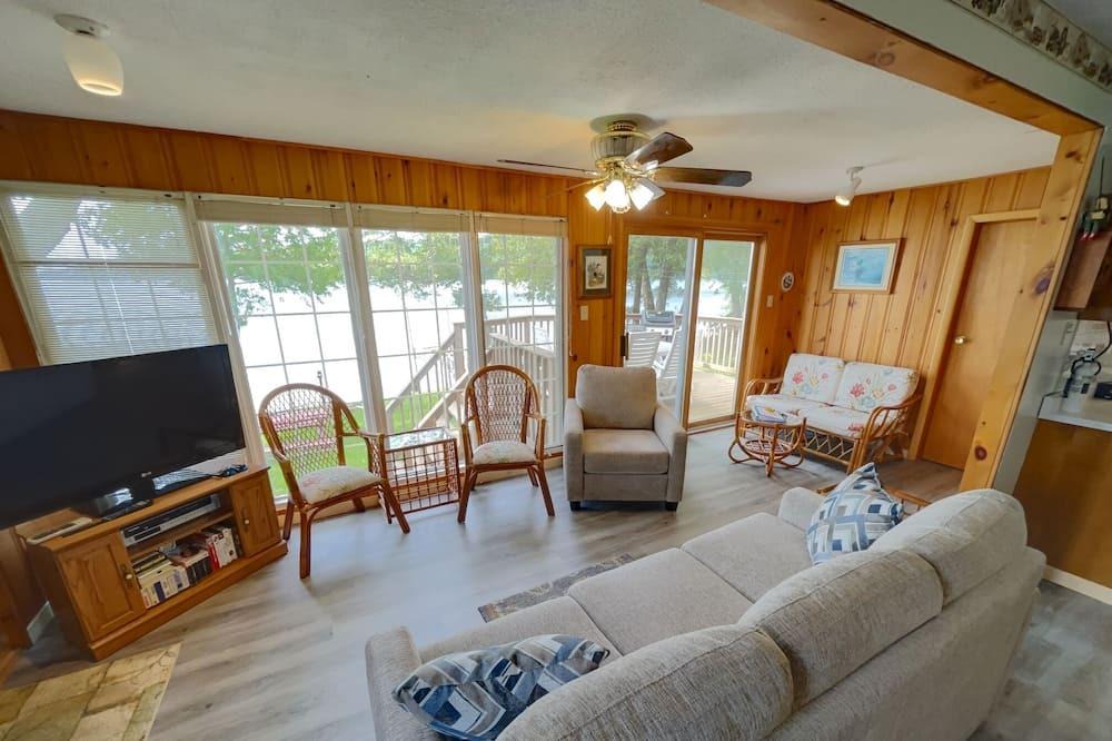 Rideau Lakes Ski Chalet | Sunset Delight - Westport Ontario