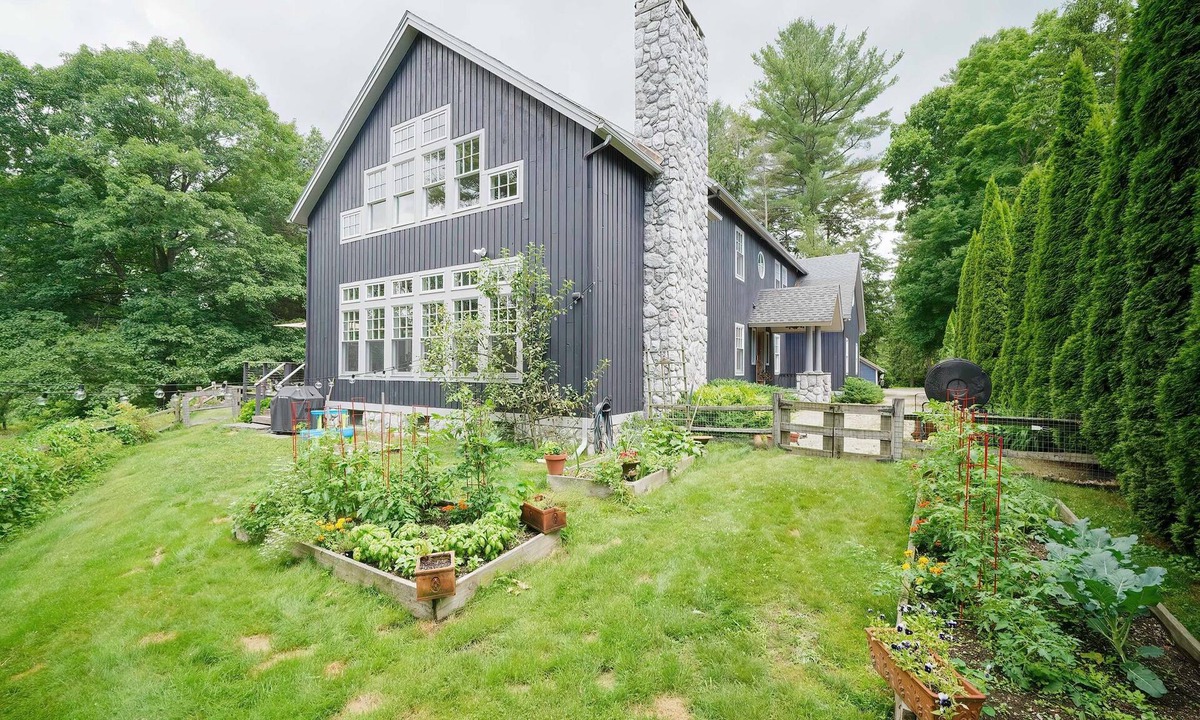 Stockbridge House | Taggart River House: Modern Luxury Meets Nature: Stunning river views, sleeps 10