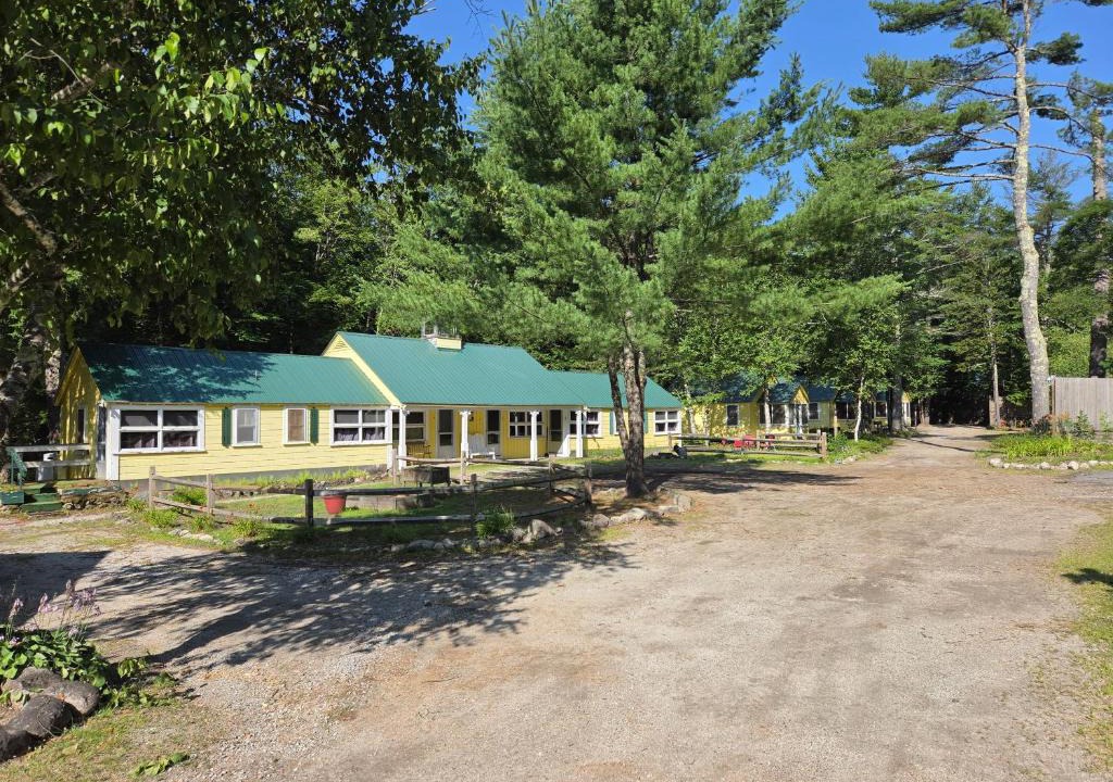 Madison Hotel | Tanglewood Motel & Cottages
