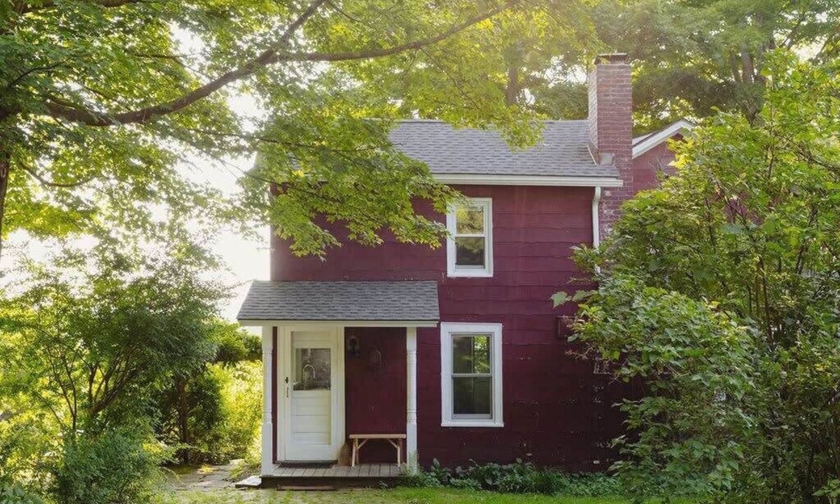 Pine Plains House | Tanner Farmhouse - Rural Cozy Escape