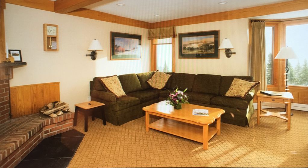 Moscow Apartment | Thanksgiving Ski Week At Von Trapp Lodge In A Guest House