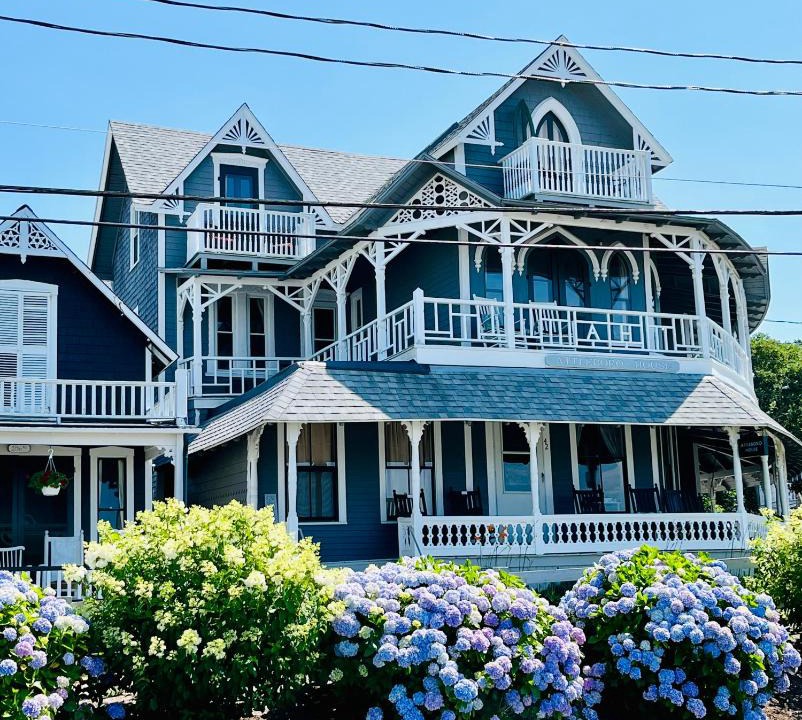 Oak Bluffs House | The Attleboro House