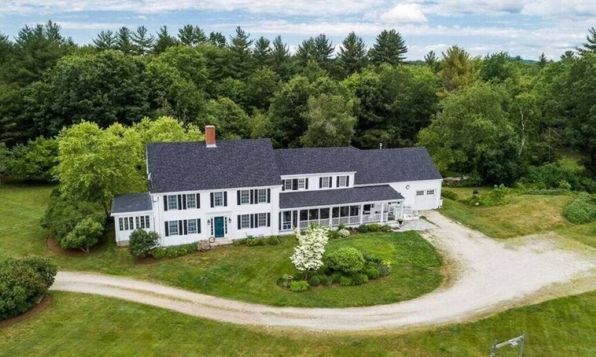 North Berwick Hotel | The Barnboard Room-Unit 3- Farmstay Close to Wells, Ogunquit beach & shops