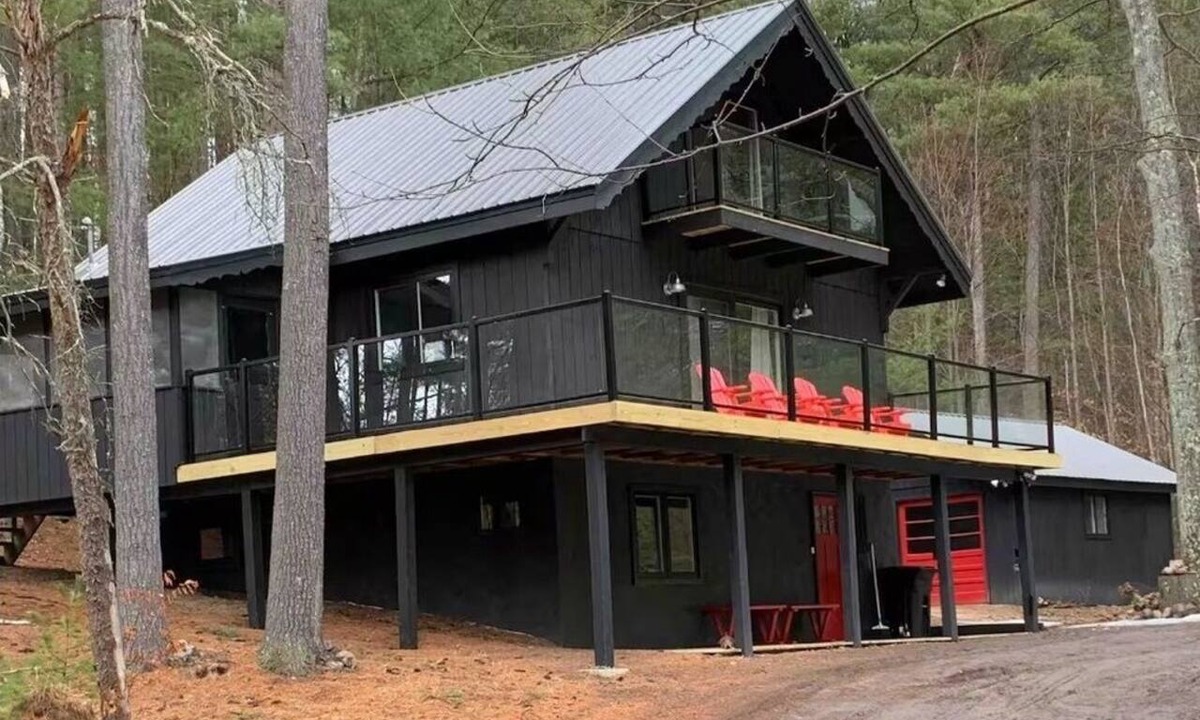 Jay Boat Rental | The Black Pine at ADK 10 minutes to Whiteface
