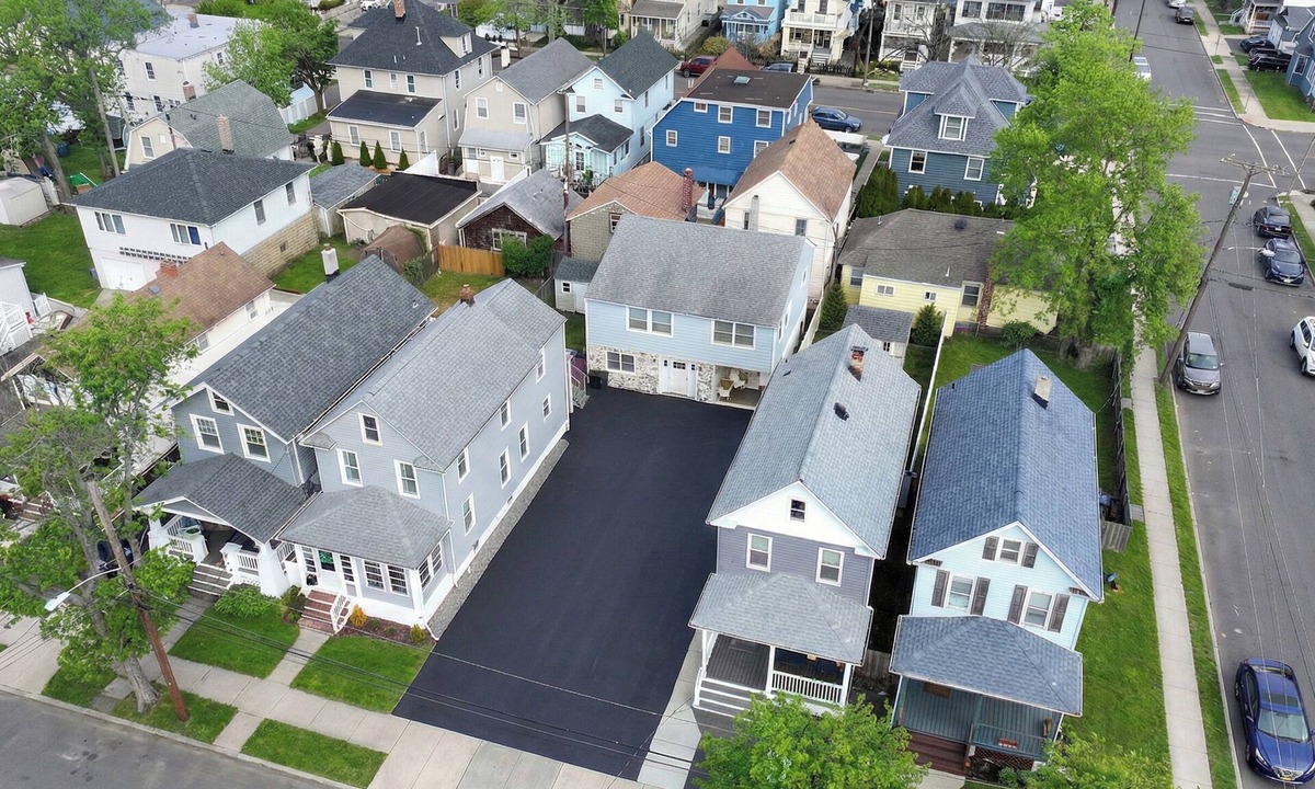 Bradley Beach House | The Bradley Compound: 2 Homes, Sleeps 12, 4 Car Parking