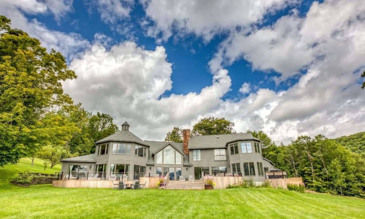 Williamstown House | The Brookman: Renovated 6000 SF Estate On 40 Acres
