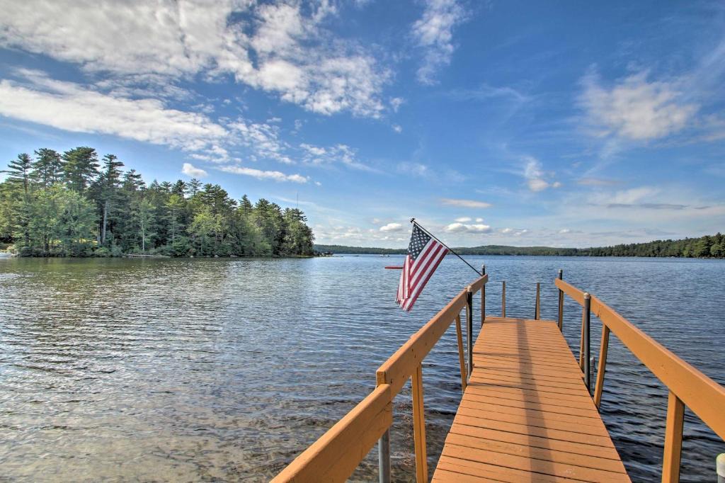 Raymond House | 'The Cedars' Cabin w/Beach Access on Panther Pond