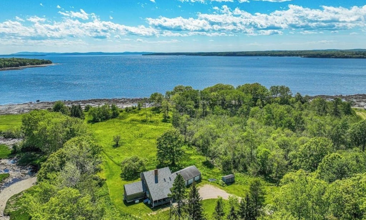 Penobscot House | The Creek - Private Waterfront Retreat with Shore Access, Scenic Deck & Dog-Friendly Space