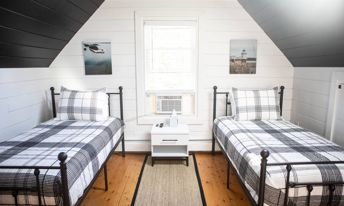 Boothbay Harbor House | The Farmhouse - Boothbay Harbor