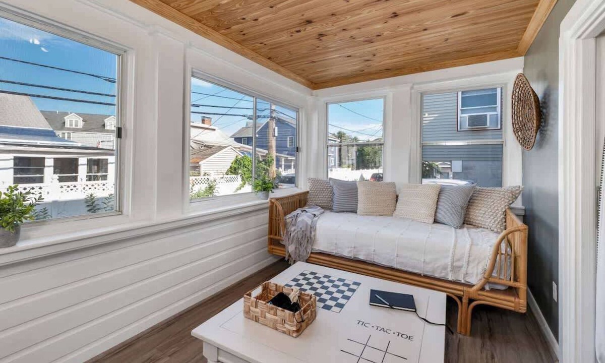 Hampton House | The Fleet - Perfect Location Near Beach & Boardwalk