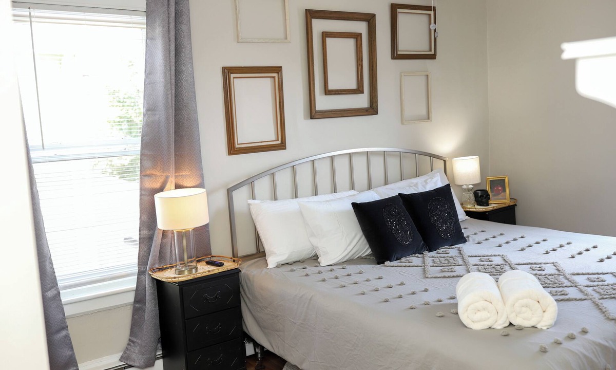 Salem Apartment | The Gatehouse at Castle Hill