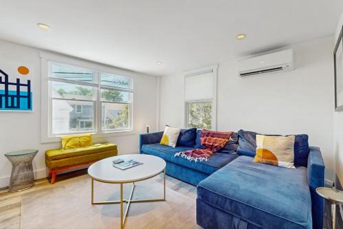 Commercial Street House | The Grey Lady