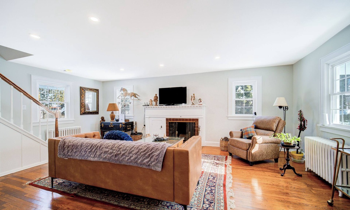 Newburgh House | The Hen House - Cozy Hudson Valley Getaway Near Beacon & Newburgh Waterfront