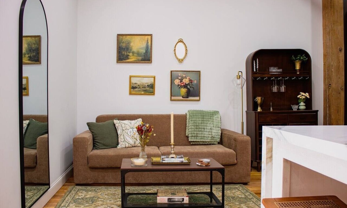 Troy Apartment | The Ilium Suite 402 - River view Luxury Studio in Downtown Troy