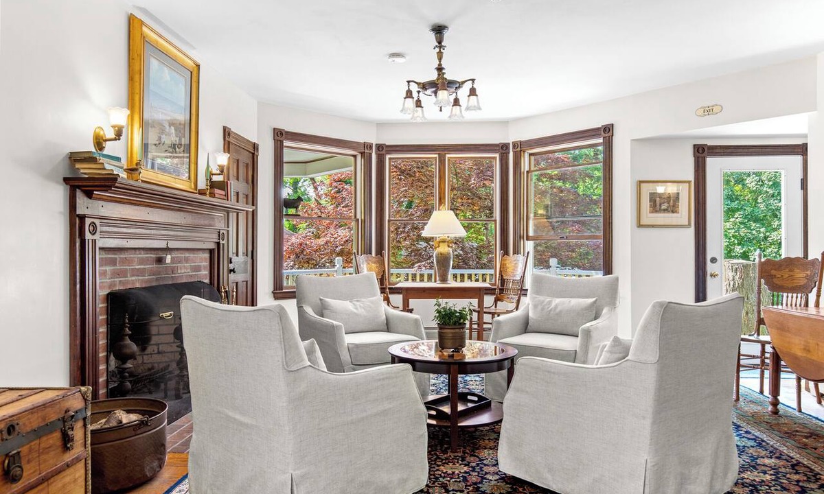 Eastham Bed & Breakfast | The Inn at the Oaks