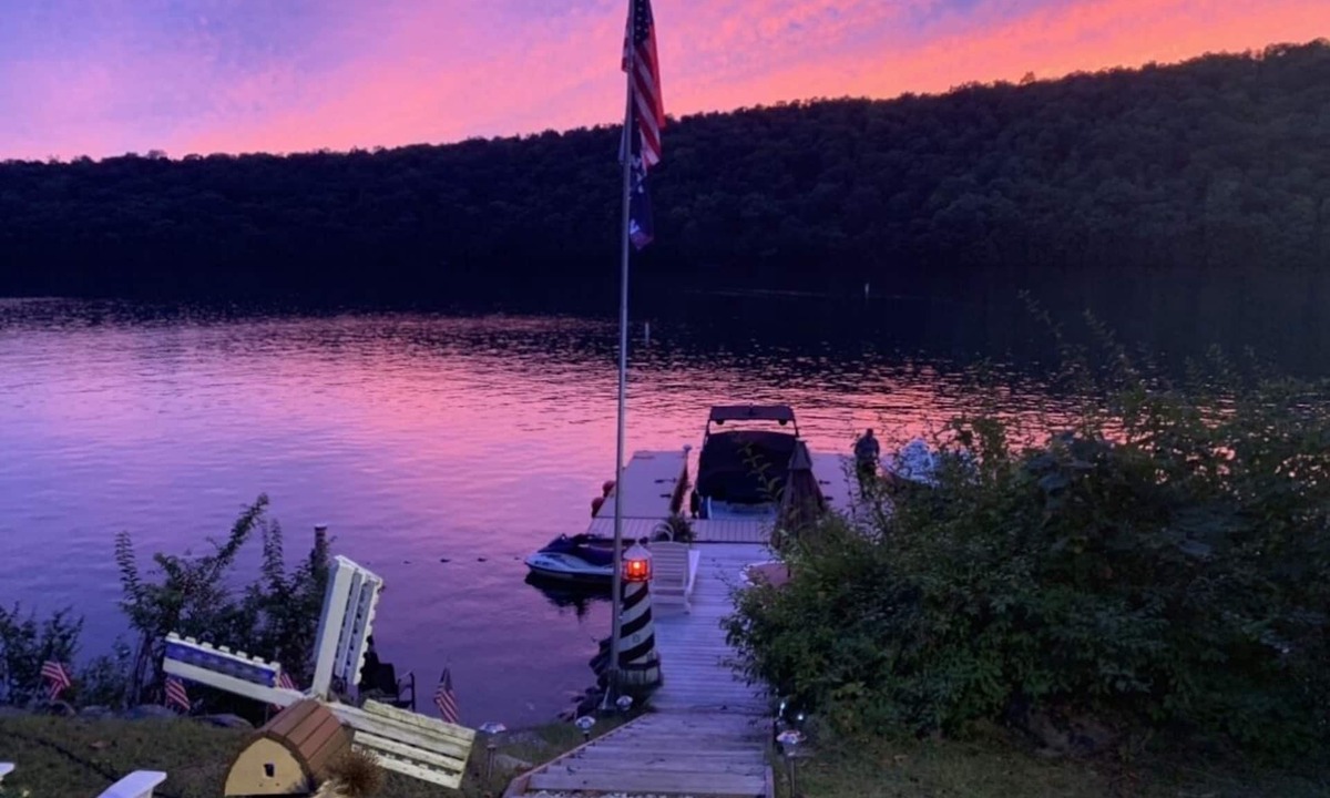 New Milford House | The Lake Cape at Candlewood Lake