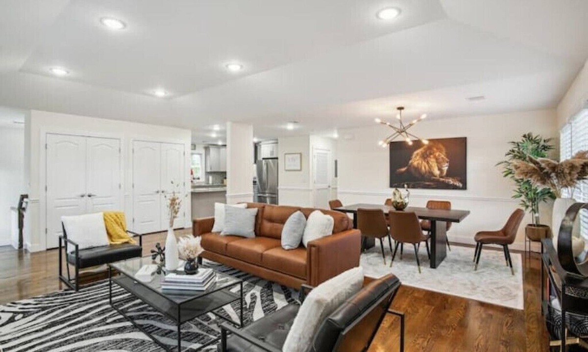 Kearny Apartment | The Lions Den Luxury 3-Bedroom Oasis + Patio