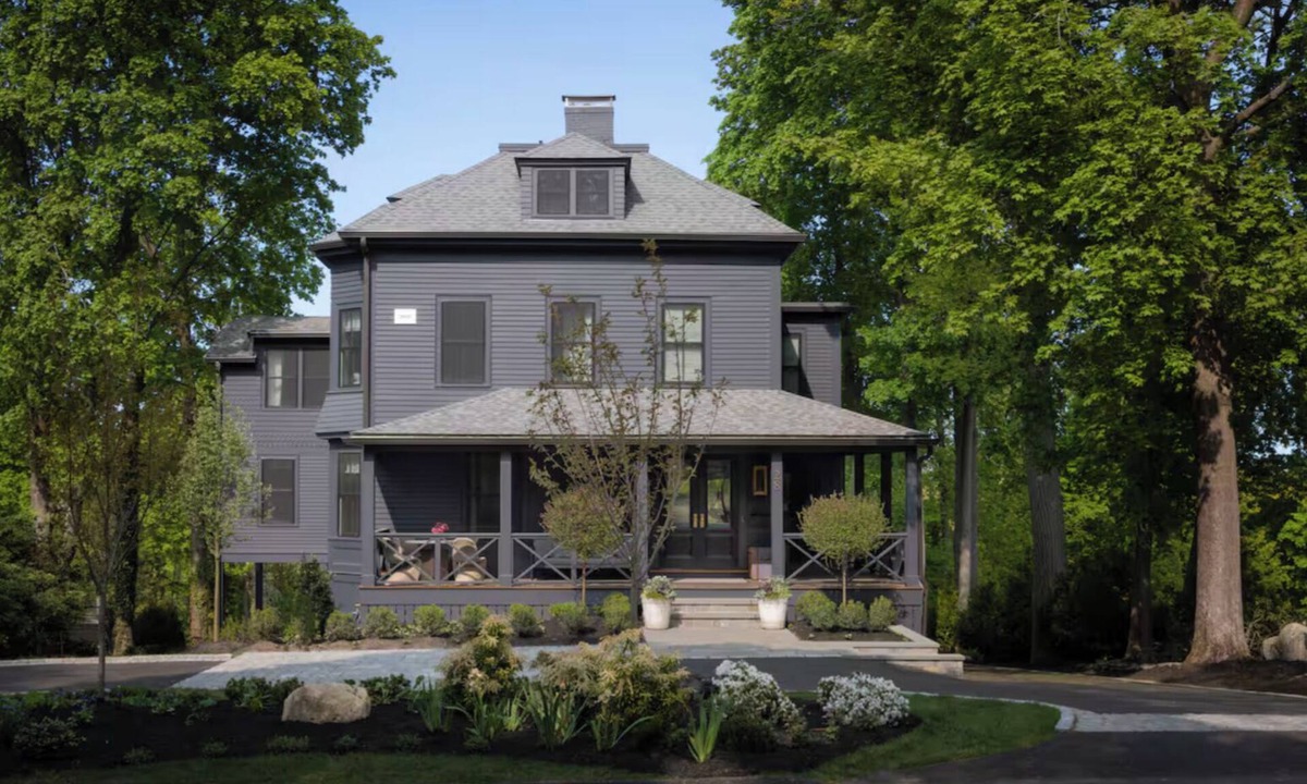 Wellesley House | The Manor, A Luxury Mansion 15 min from Boston w/Large yard