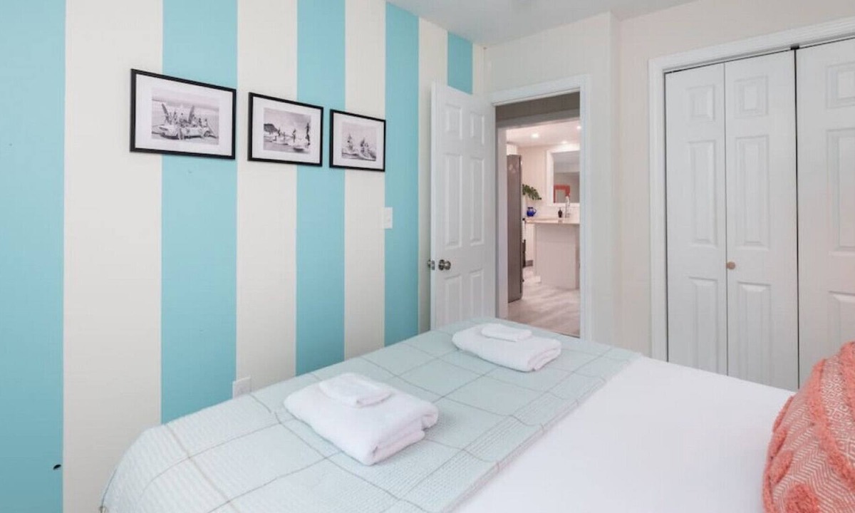 Westbrook Center Cottage | The Moonstone Cottage · Cozy + Walk to the Beach!