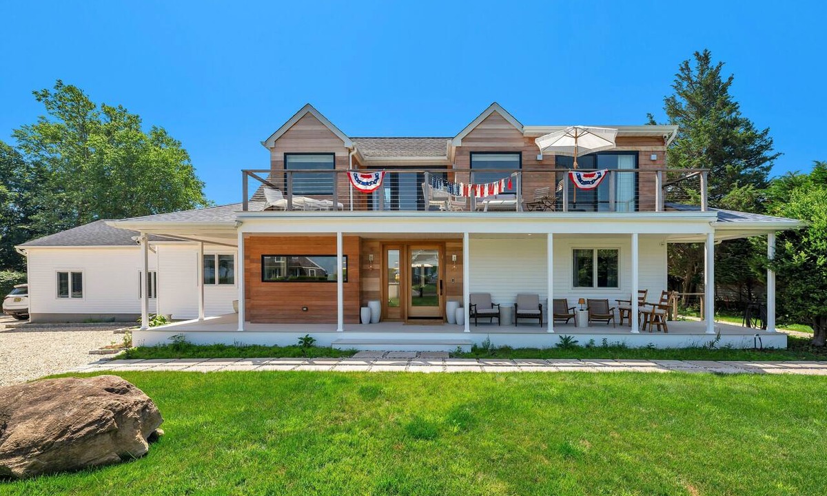 Orient Point House | The Orient Retreat - Luxury Designer Retreat w/Water Views in Orient, New York
