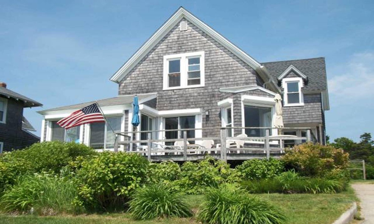 Weekapaug House | The Palace The Palace - Classic 5 bedroom 2 bath cottage across the street from the ocean in the community of Weekapaug.