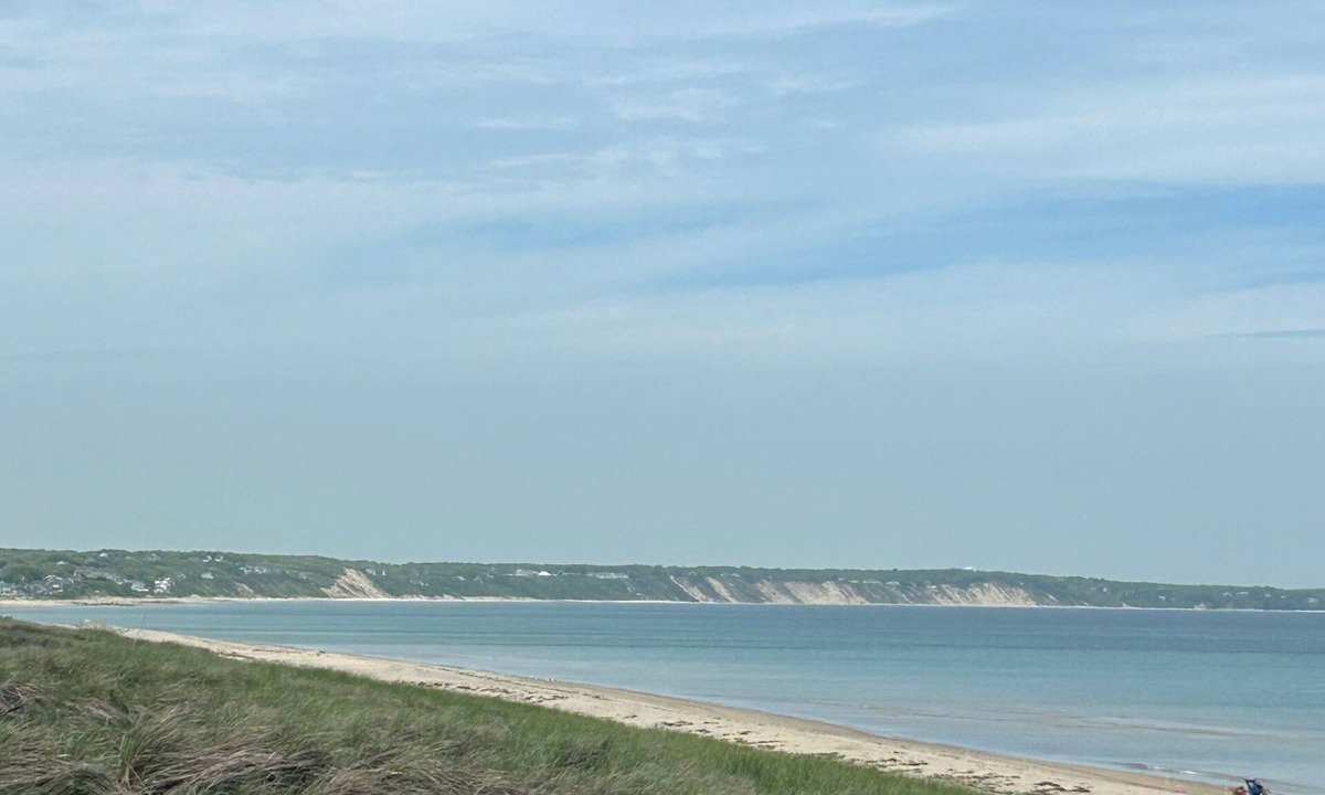 Sagamore Beach Cottage | The perfect family- and pet-friendly getaway steps from the sandy beach