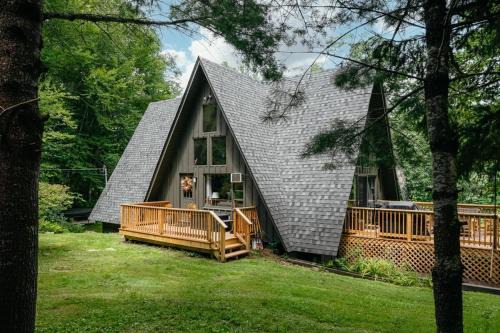 Equinunk House | The Riverside Cabin & Cottage - Rustic & Private