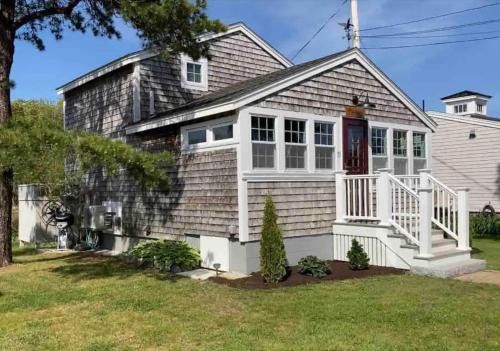 Kennebunkport House | The Sandpiper Cottage at Goose Rocks Beach