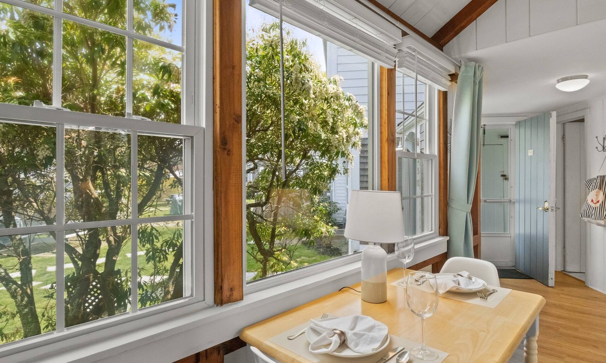 Eastham House | The Seagrove Suites & Guest Rooms