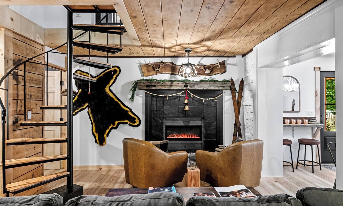 Gilford House | The Shanty-Weirs Beach/Pavilion/Lake Winni/HGTV Designer