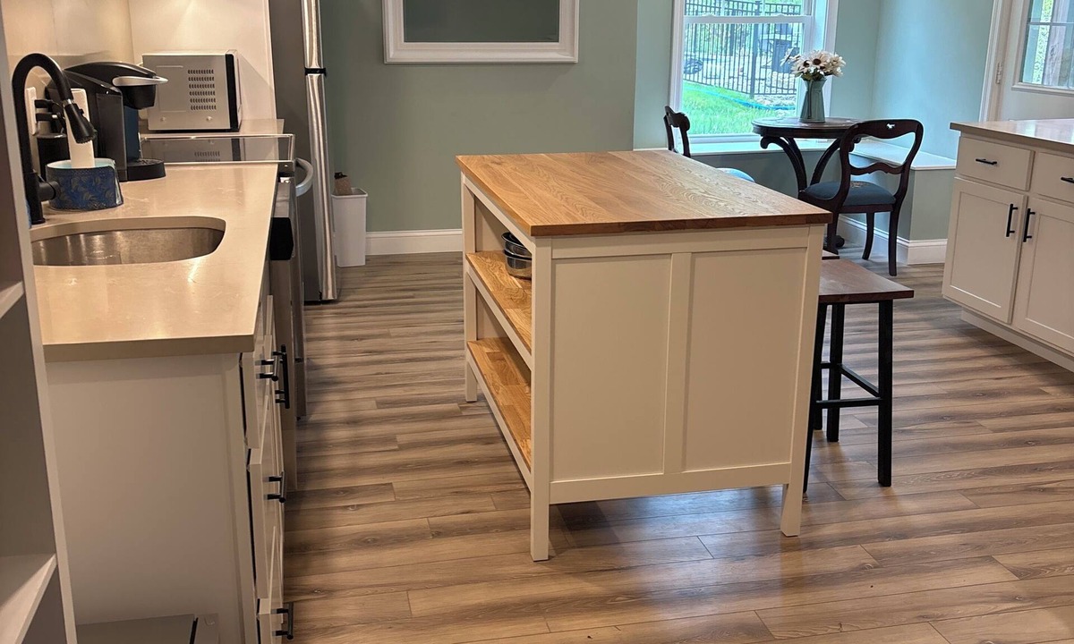 Manchester Apartment | The Sweet Suite - just minutes from MHT and 93