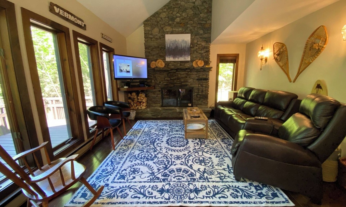 Plymouth Cabin | ~The TymeOff~ 15 min to Killington/Okemo, cozy/private cabin in the woods
