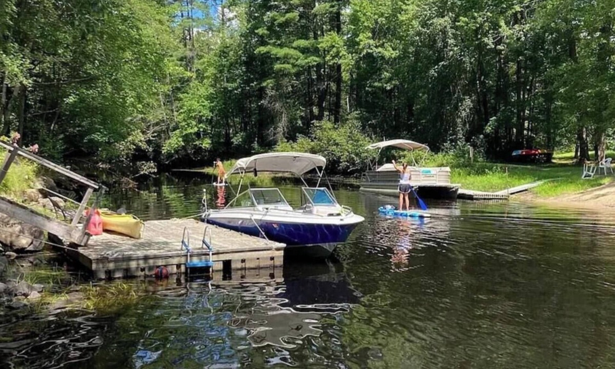 South Casco House | The Ultimate Two-Lake Access Bungalow: Peaceful Riverfront Living