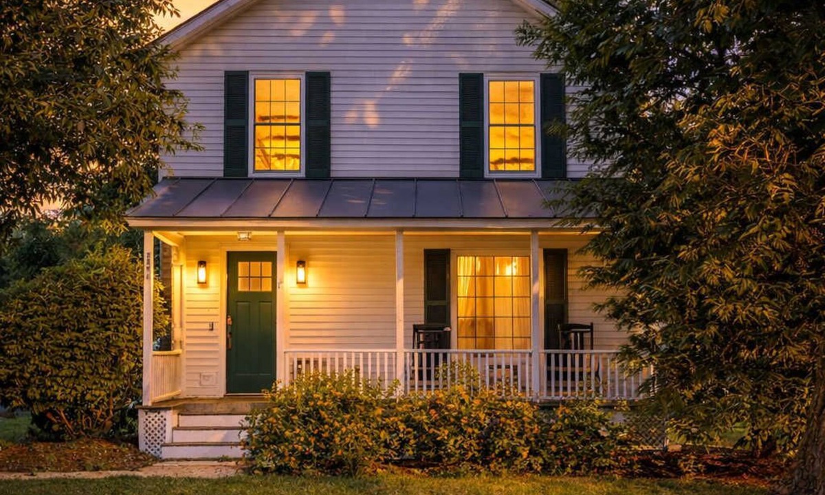 Manchester Center House | The Winterberry Farmhouse: in-town modern retreat